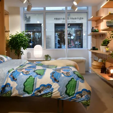 My Story Up * París